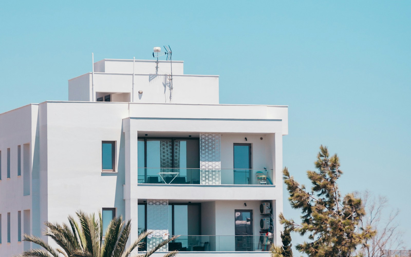 Contemporary residential architecture